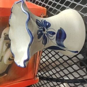 Williamsburg Salt Glaze Vase with Blue Accents